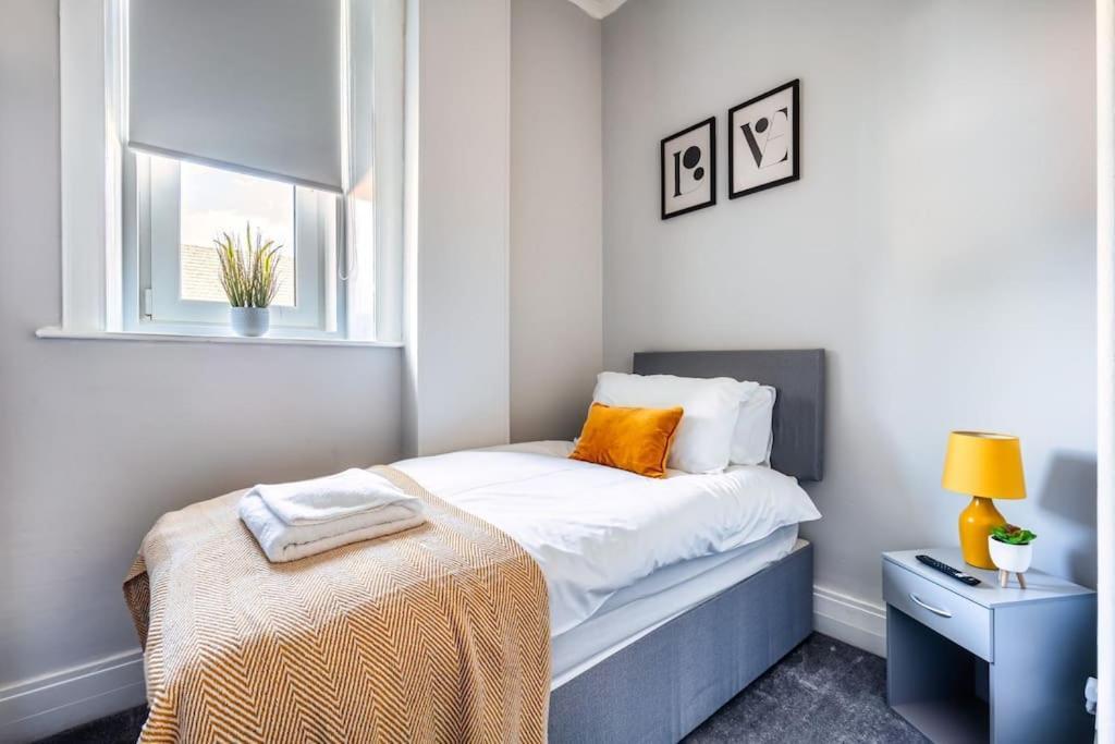 Kali Apartment - Spacious 3 Bed Apartment In Wishaw Wishaw  Luaran gambar