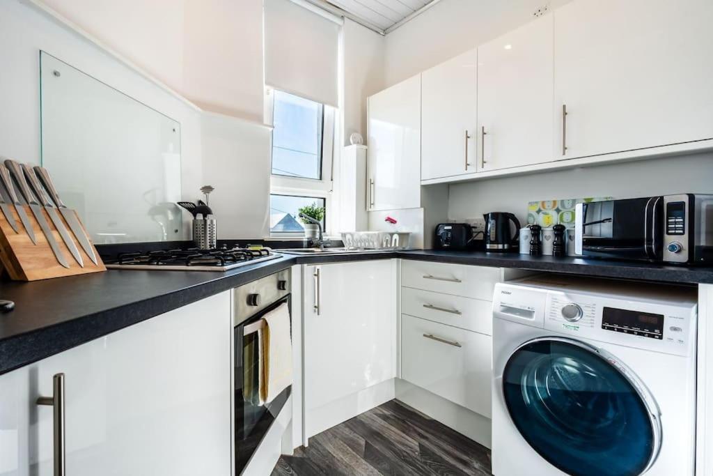 Kali Apartment - Spacious 3 Bed Apartment In Wishaw Wishaw  Luaran gambar
